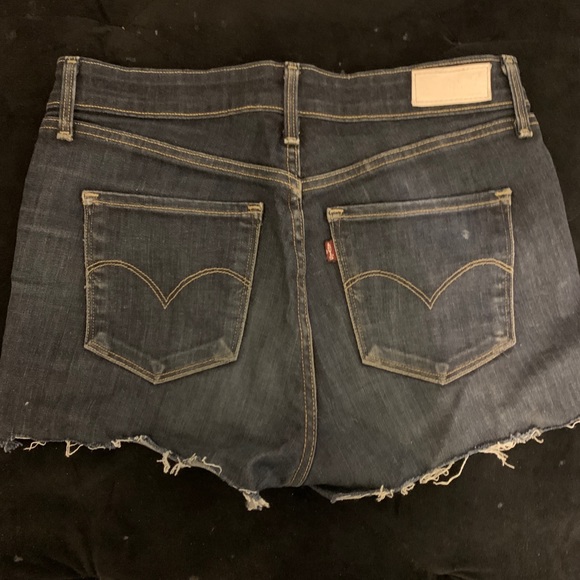 Levi’s custom cut off dark denim jean shorts sz 28 - Picture 2 of 2